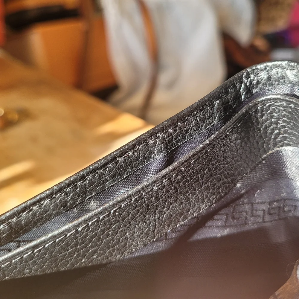 Sold-Versace Bifold Wallet New - Picture 5 of 5